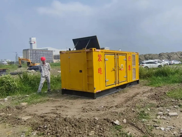 衢江200KW柴油发电机机组每小时的油耗量受哪些因素影响？